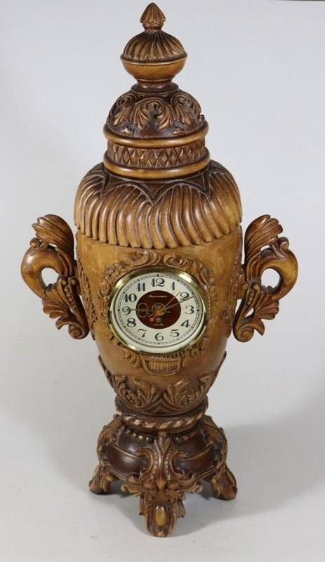 Часы настольные Янтарь в деревянном резном корпусе
