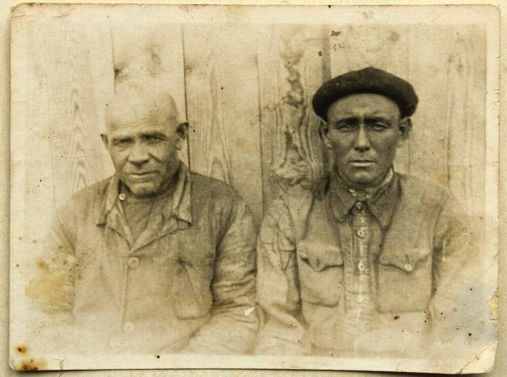 Фото. Шахмуратов Губей (слева). Рудник Кумюр-Тау. 