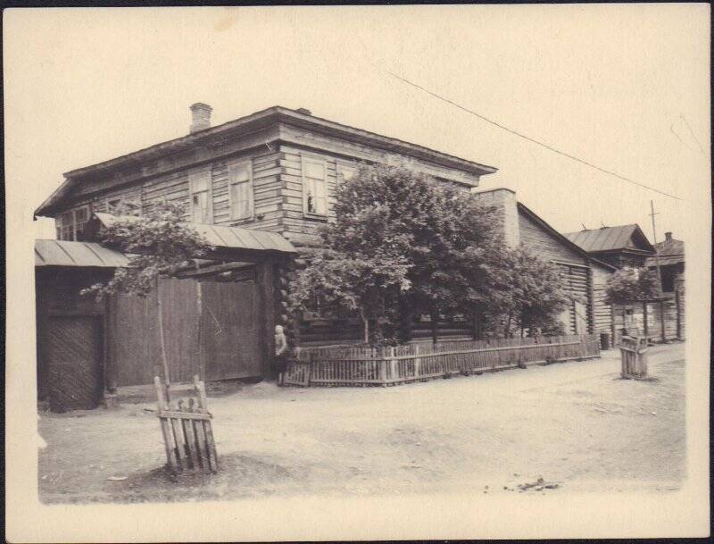 Фотография. Дом по улице Ленина,14, в котором жил архитектор Карпов О.В.