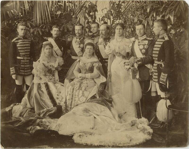 Семья герцога Саксен-Кобург-Готского в дни коронационных торжеств