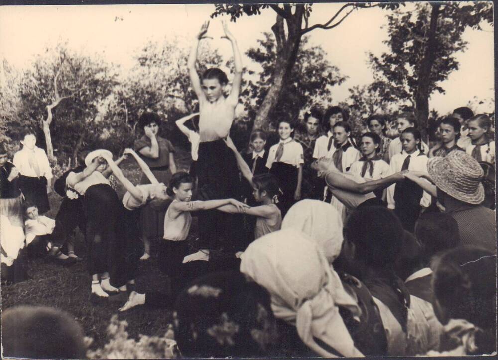 Фотография. Овсяновский пионерский лагерь. Спортивные выступления, 1958 г.
