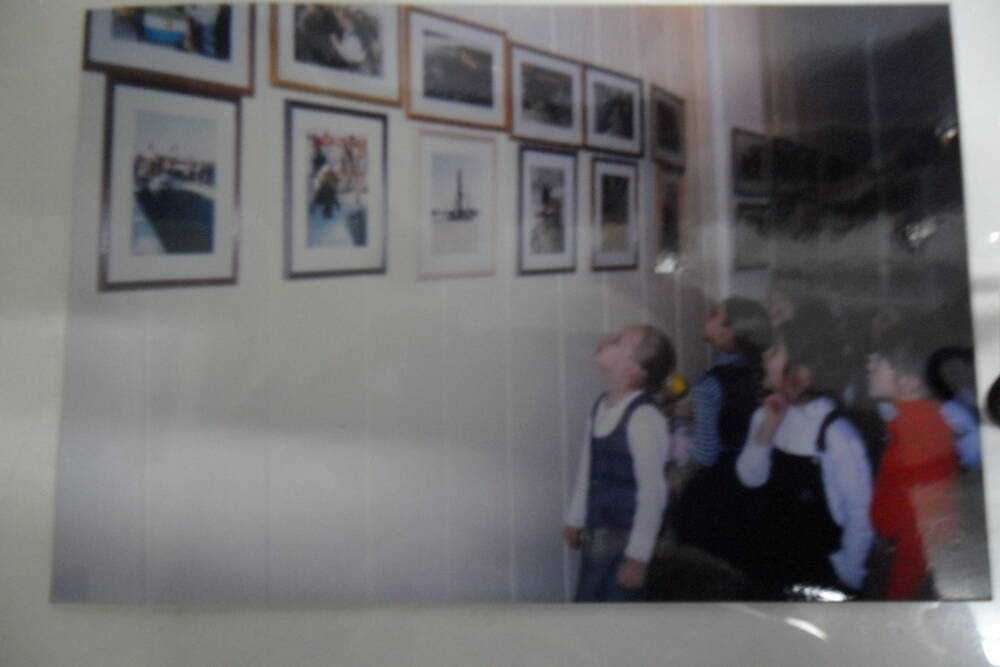 Фото сюжетное. На фотовыставке С.Гора  Один день в Хейхэ . РДК. п. Новобурейский, 2003 год.
