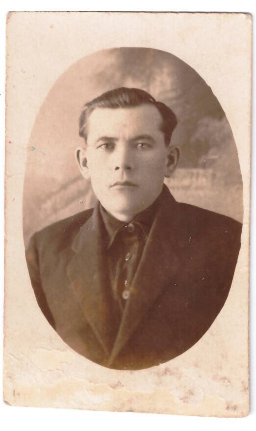 Фотопортрет черно-белый. Конаков Василий, активист села Мамонтово 1920-х гг.