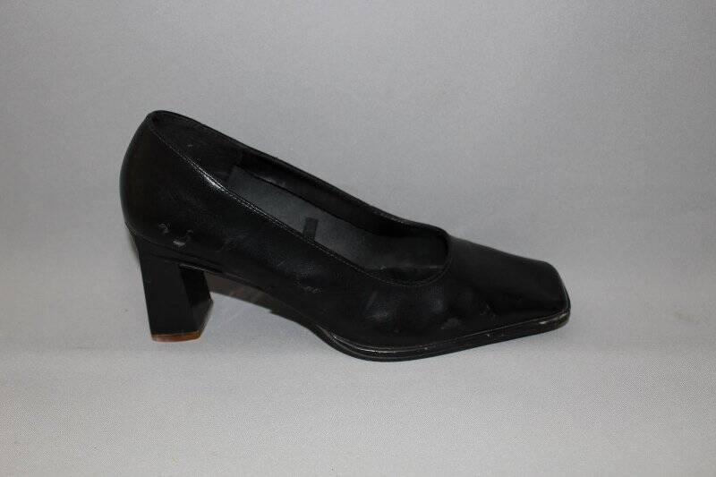 Туфли женские черные Vigorous (правая)