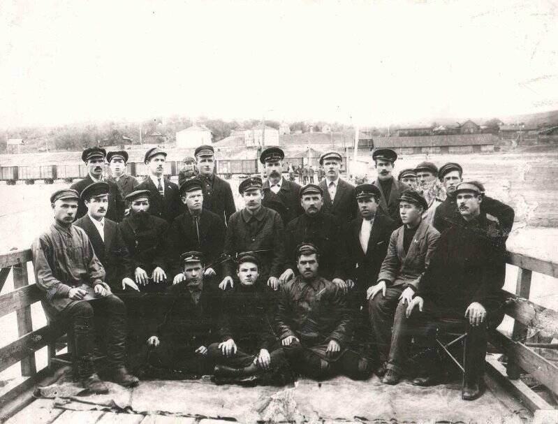 Фотография. Лучшие рабочие пристани Батраки, 1931 г.