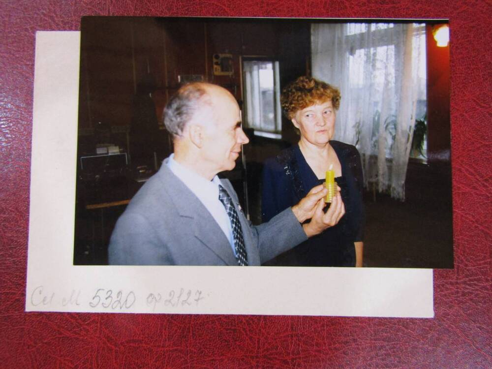 Фотография Чебаков В.П. с супругой, 60-летний юбилей, 1999 год