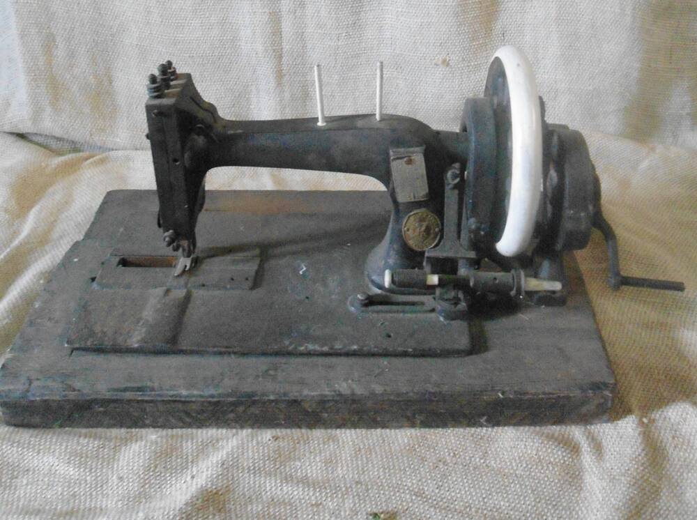 Швейная машинка (без столешницы) BIESOLT & LOCKE