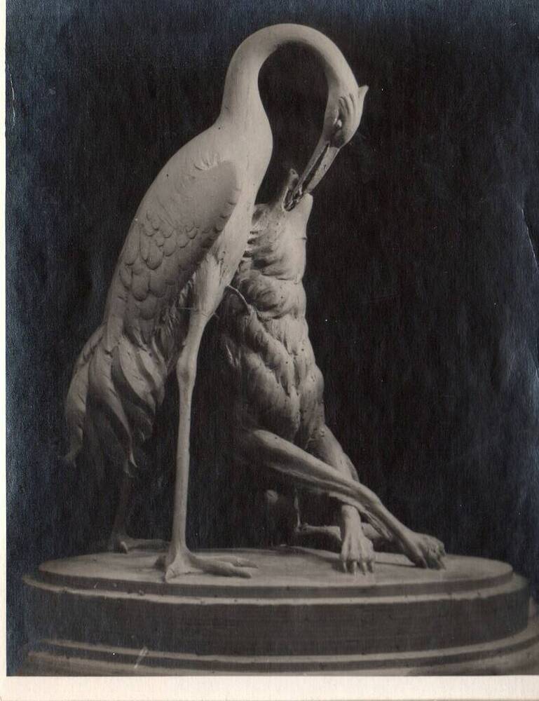 Фотография скульптурной композиции Волк и журавль для благоустройства города
