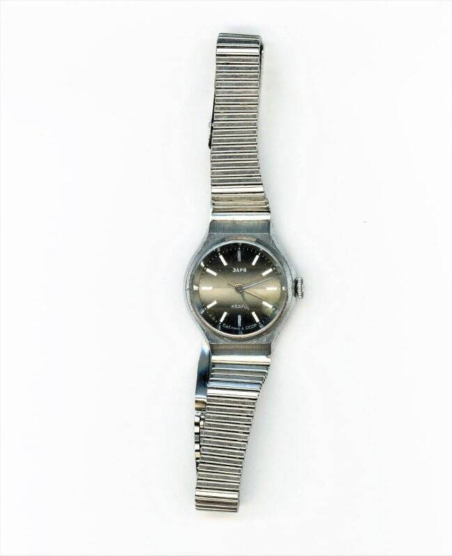 Часы наручные «Заря» женские кварцевые с браслетом