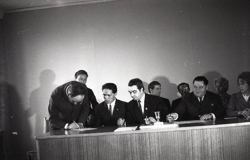 Коллекция негативов «Николаевский район 1950-1980 годы. Подписание договора с Охотском»