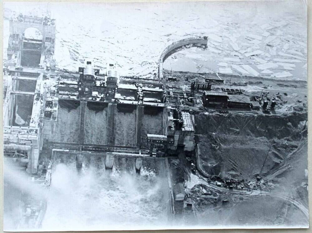 Фотопанорама. Вид на Павловскую ГЭС с вертолета. Апрель 1960г.