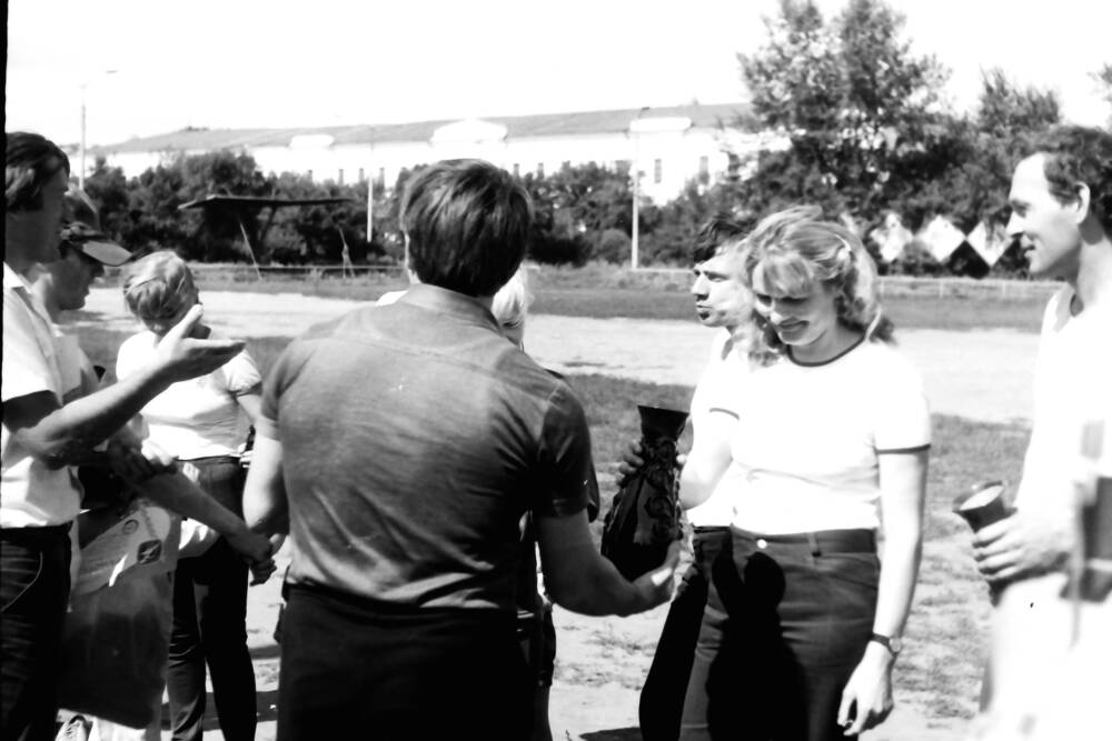 Негатив. 9 августа 1986 года - день физкультурника. В Парке культуры и отдыха имени Н.Д. Томина соревновались труженики Троицкого дизельного завода.