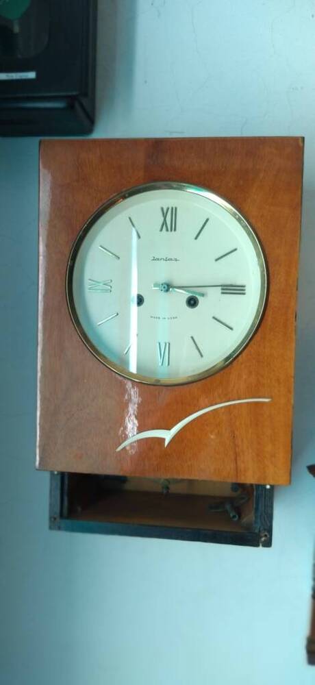Часы настенные механические  Янтарь СССР