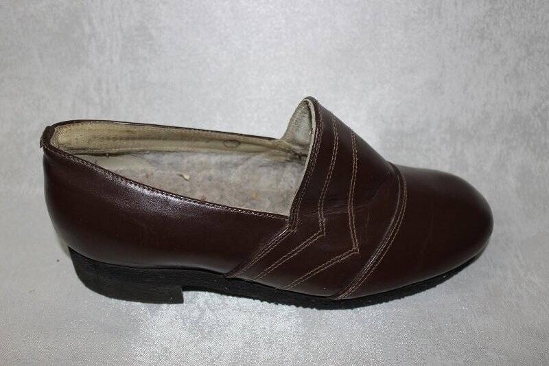 Туфли женские повседневные коричневые (правая)