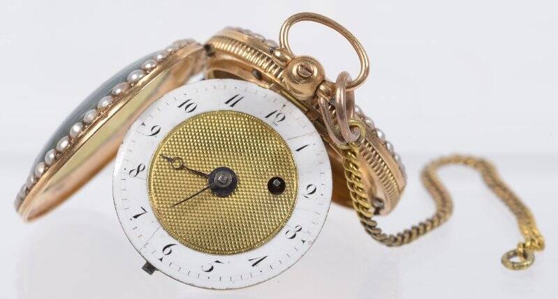 Часы карманные на короткой цепочке с кольцом