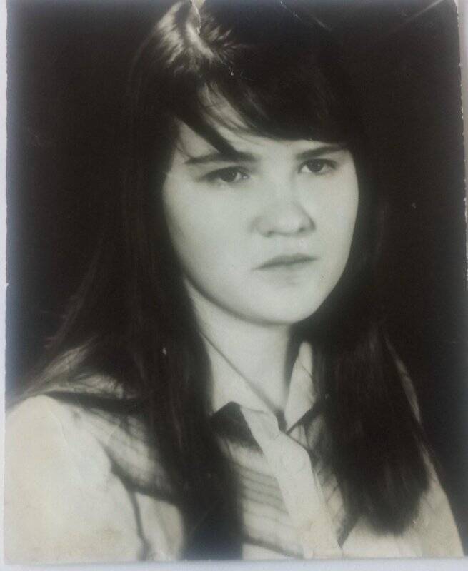 Фотография Абзаловой Г.А. выпускницы ЕСОШ 1987-1988 гг.