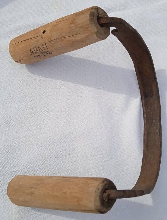 Скобель инструмент для снятия коры с бревен