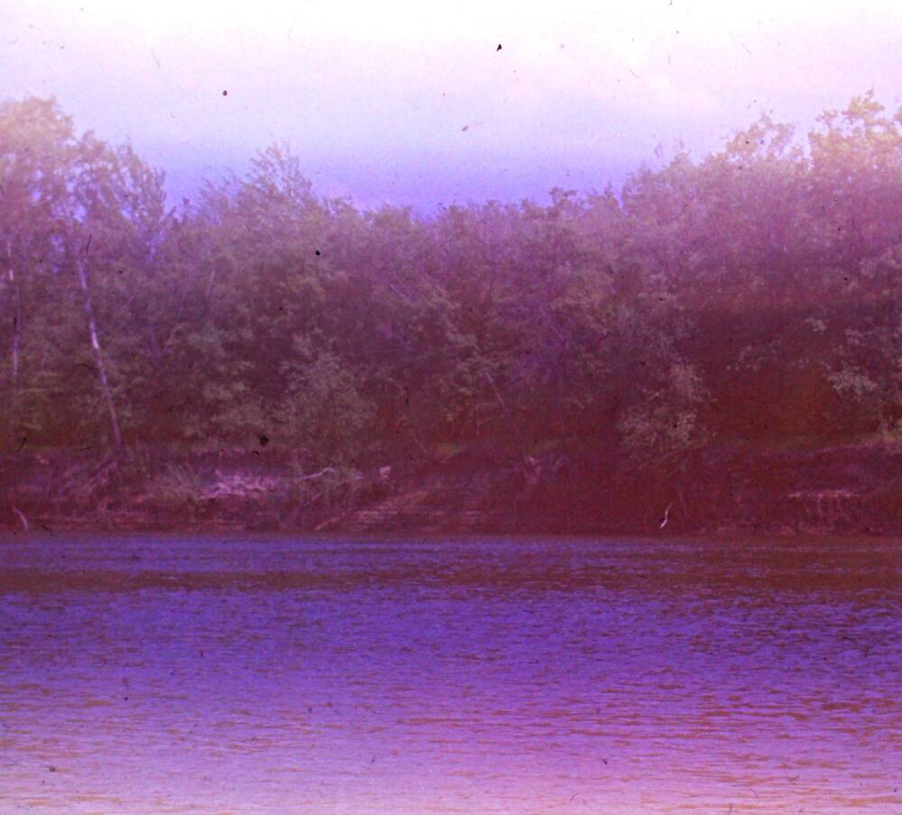Диапозитив цветной. Вид Хопра: правый берег реки, снят со стороны военного пляжа. Снял Петров Е.А.