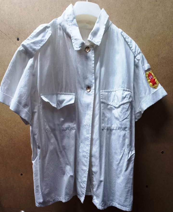Рубашка пионерская белая с коротким рукавом. 1990-е годы