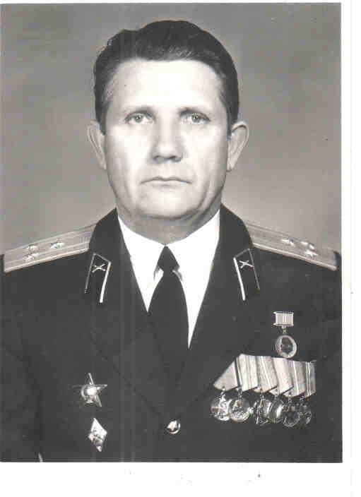 Фотопортрет. Рыбакин Владимир Иванович - полковник - инженер. от 29 декабря 1982 г.