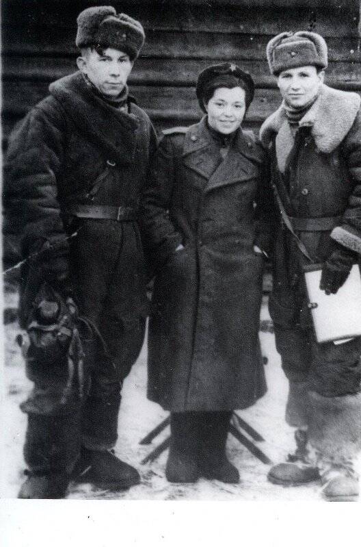 Фотография Габайдулин  Адельгирей Рахматулович  с  боевыми товарищами.