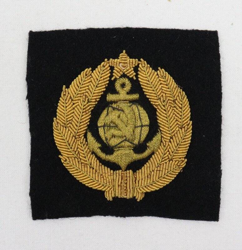 Кокарда - эмблема на головной убор старшего начальствующего состава работников речного флота.