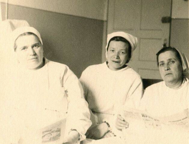 Фото групповое. Медицинские работники Губкинской центральной районной больницы