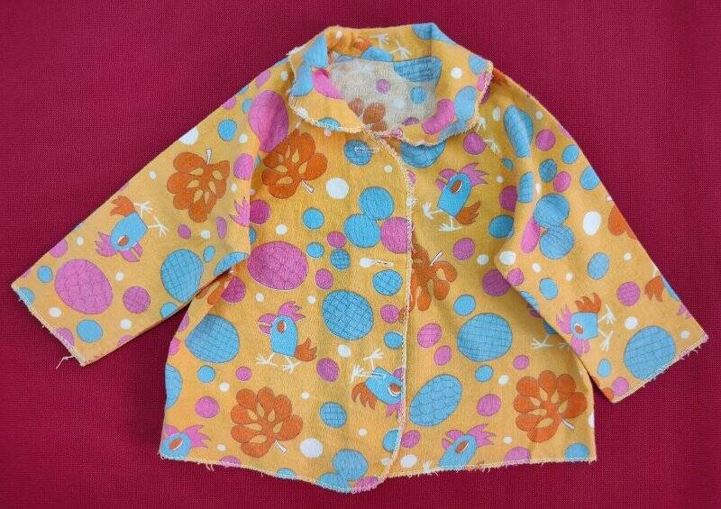 Одежда. Рубашка для мальчика. Комплект детский желтого цвета с набивным рисунком сине - розово - оранжево - белого цвета