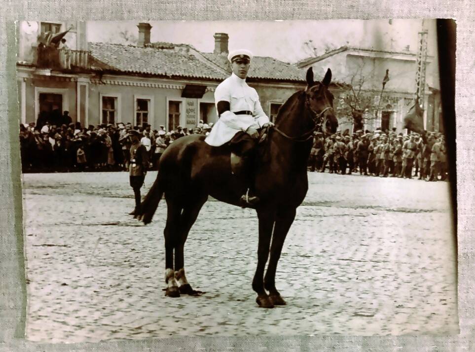 Фото. Степанов В.К. (верхом на коне). г. Симферополь. 1925 г.