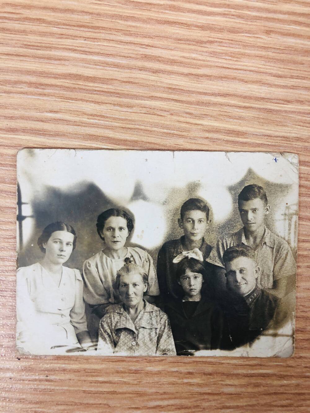 Фотография групповая поясная семья Поповых. Сталинград, сентябрь 1940 г.