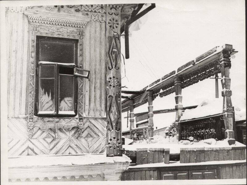 Фотография. Соликамск. Вид балкона старой гостиницы по ул. Ленина. Декабрь 1970 г.