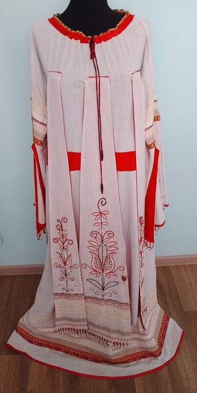 «Русский женский костюм» (платье)
