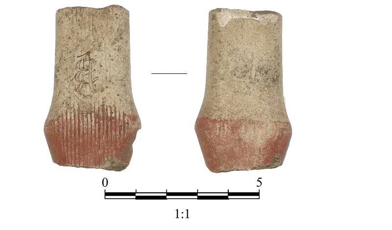  Керамическое  изделие с вензелем «АЕ». Археологическая коллекция: Археологическая коллекция из раскопок с. Даровое в 2018 году.