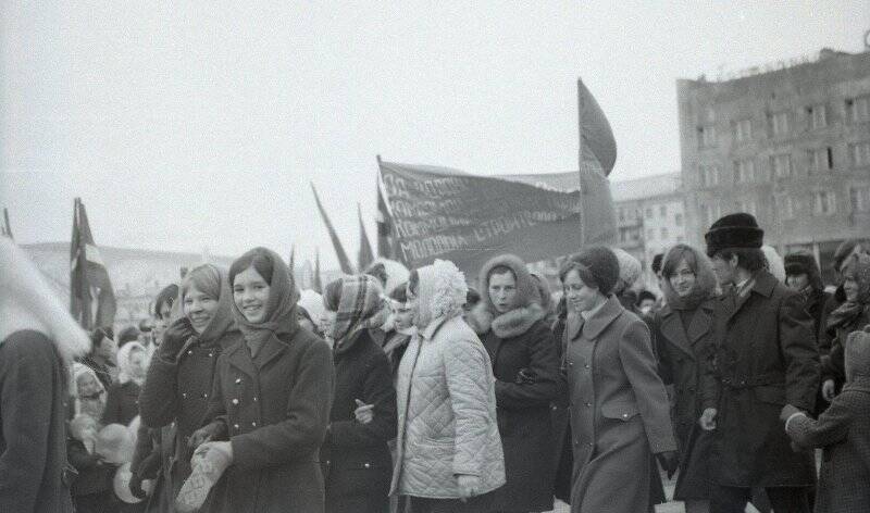 Коллекция негативов «Николаевский район 1950-1980 годы. 1 мая 1973 г.».