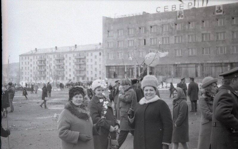 Коллекция негативов «Николаевский район 1950-1980 годы. 1 мая 1973 г.».