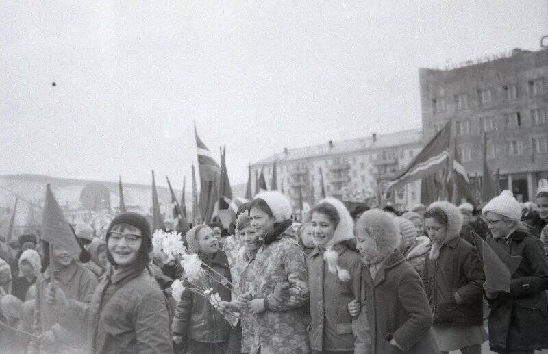 Коллекция негативов «Николаевский район 1950-1980 годы. 1 мая 1973 г.».