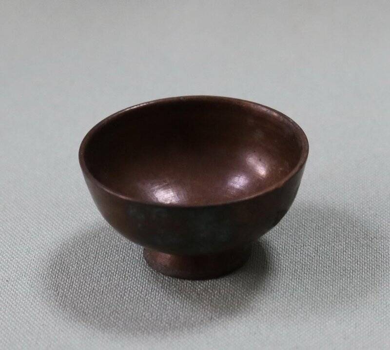 Атрибут буддийский. Дагыл с низкой подставкой - буддийская ритуальная чашка для жертвоприношений.