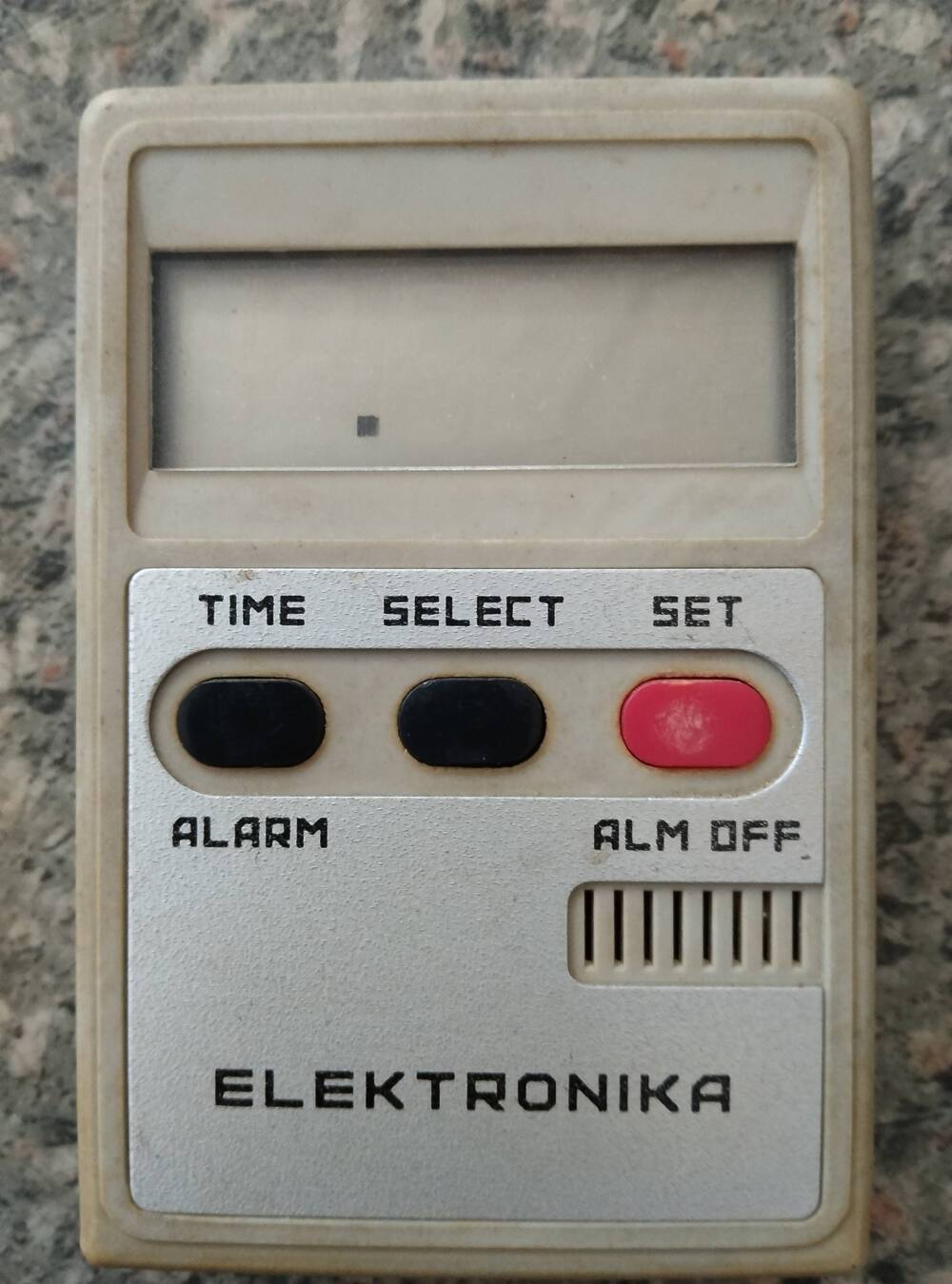 Электронные часы- будильник. «Elektronika» 2-11А серого цвета.