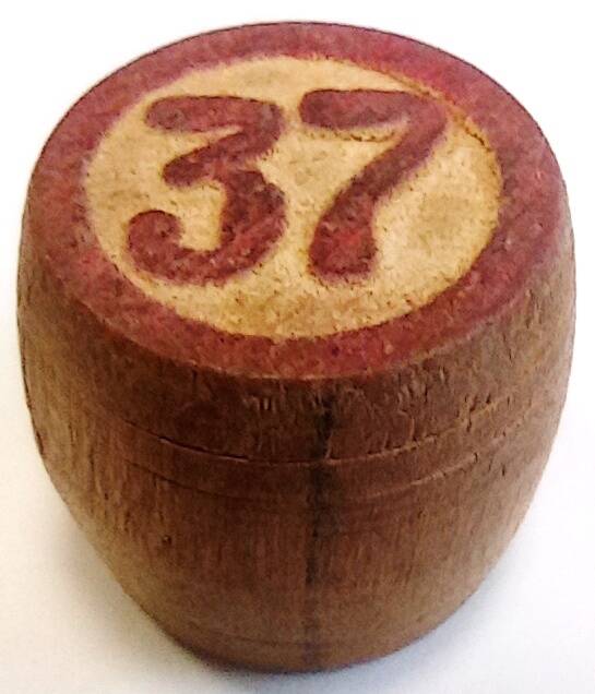 Бочонок деревянный для игры «Лото». «37». Союз Советских Социалистических Республик, 1956 г.