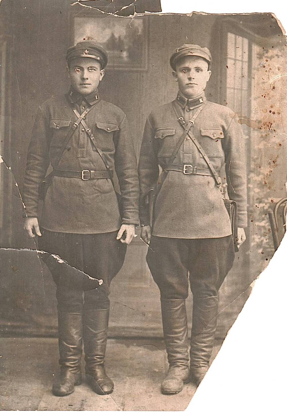 Фотография. Ишков Ефим Егорович (справа), житель с. Купино.