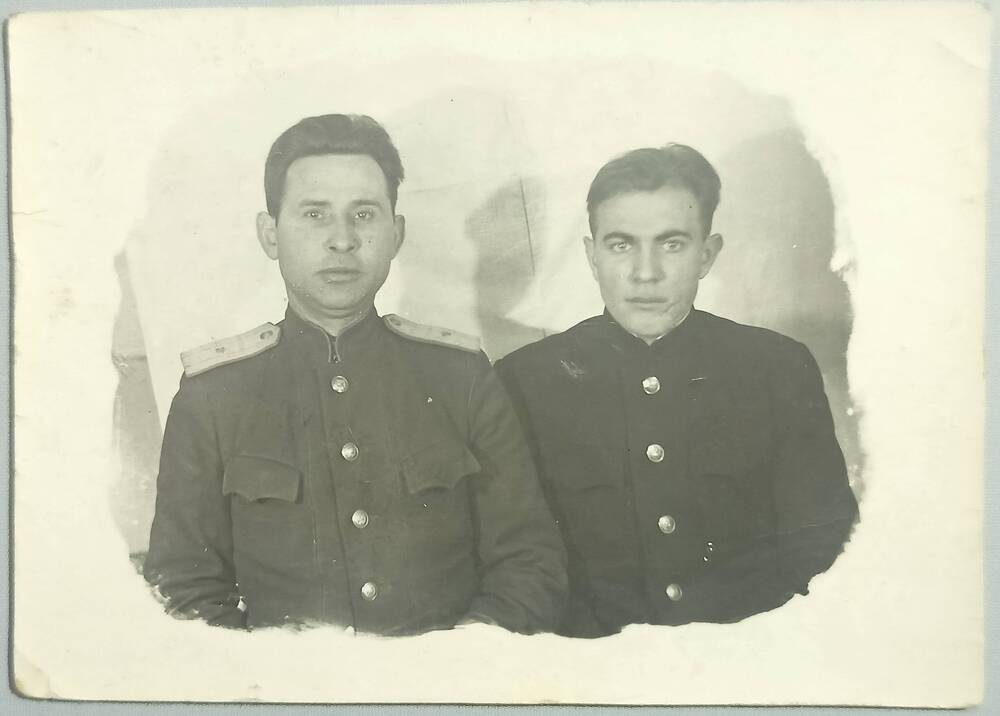 Фото. Фомченко Я.А с товарищем. Мыс Нордвик, 1944 г. март