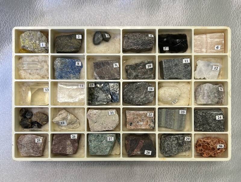 Коллекция из 30 образцов минералов и горных пород. Образец № 30 Боксит солитовый. Цвет бурый, пористый. Казахстан, Аркалык.