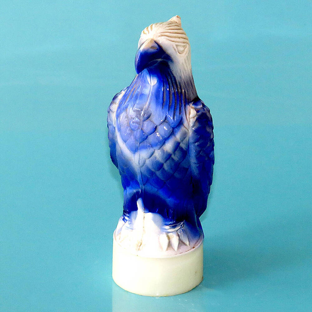 Губная помада. Футляр в виде сине-белого орла. Тайвань, фирма Lamis King, 1990-е гг.