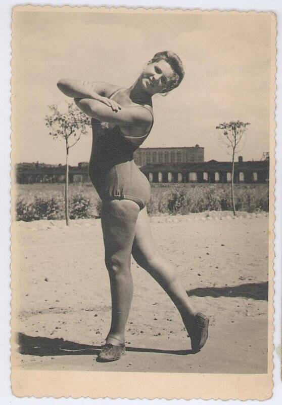 Фотография. Момент исполнения упражнения «Сарафан». Из архива Балакиревых