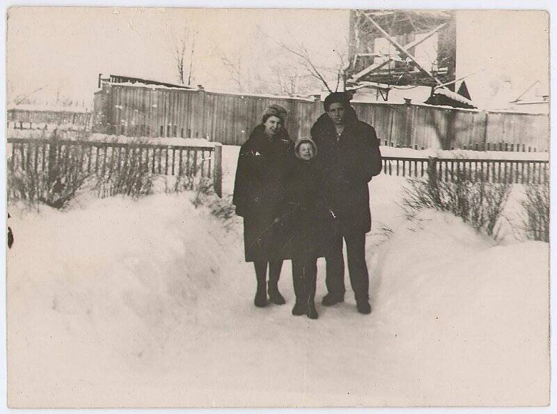 Фотография. Семейный портрет Михайловых (?). Из архива Балакиревых