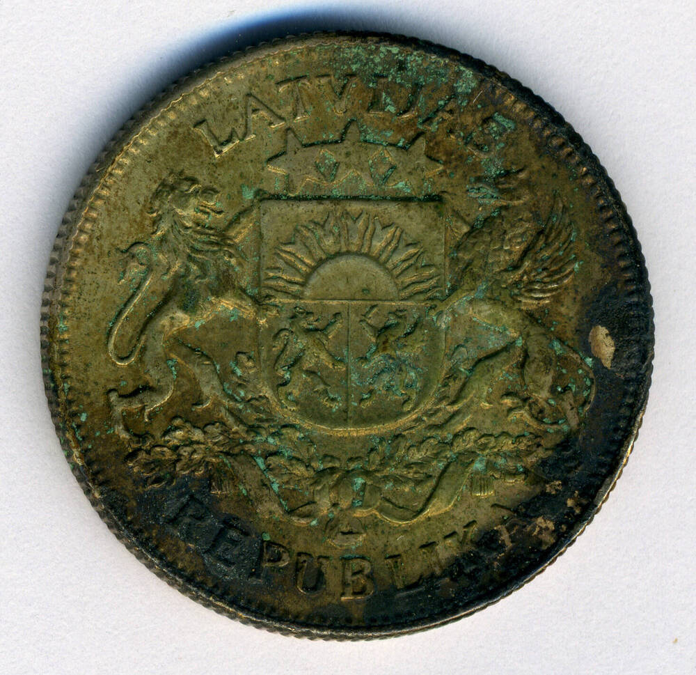 Монета 2 лата 1925