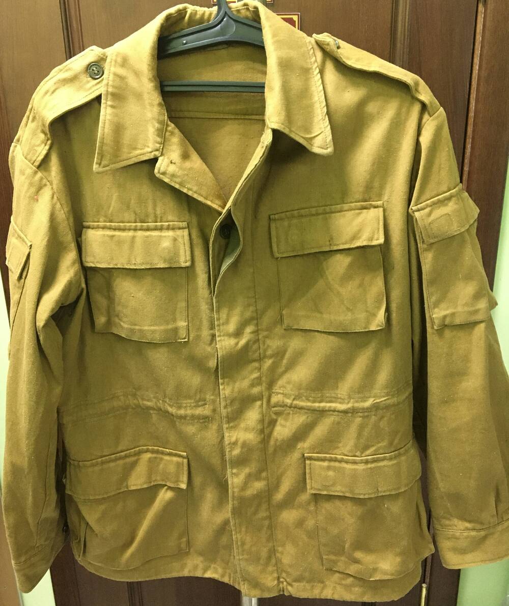 Куртка от летнего комплекта формы военнослужащего ограниченного контингента советских войск в Афганистане.