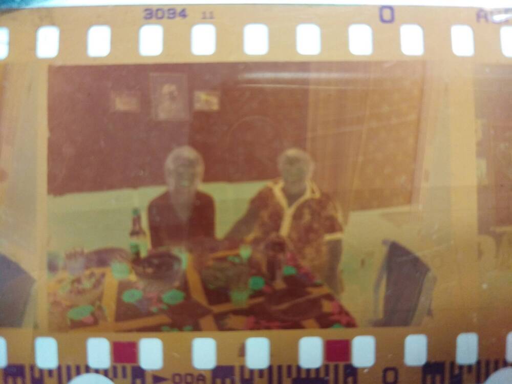 Фотонегатив из  цв. фотонегативов плёночных - открытие в 2000 г. выставки, посвящённой погибшим в Афганистане и Чечне.