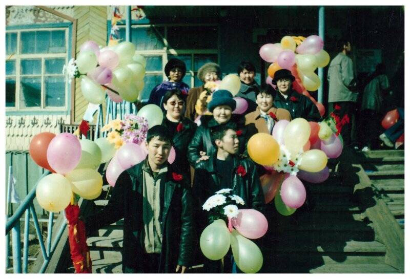 Фотография. Коллектив ООО «Наталья» на параде 9 мая 2003 в г.Верхоянск.