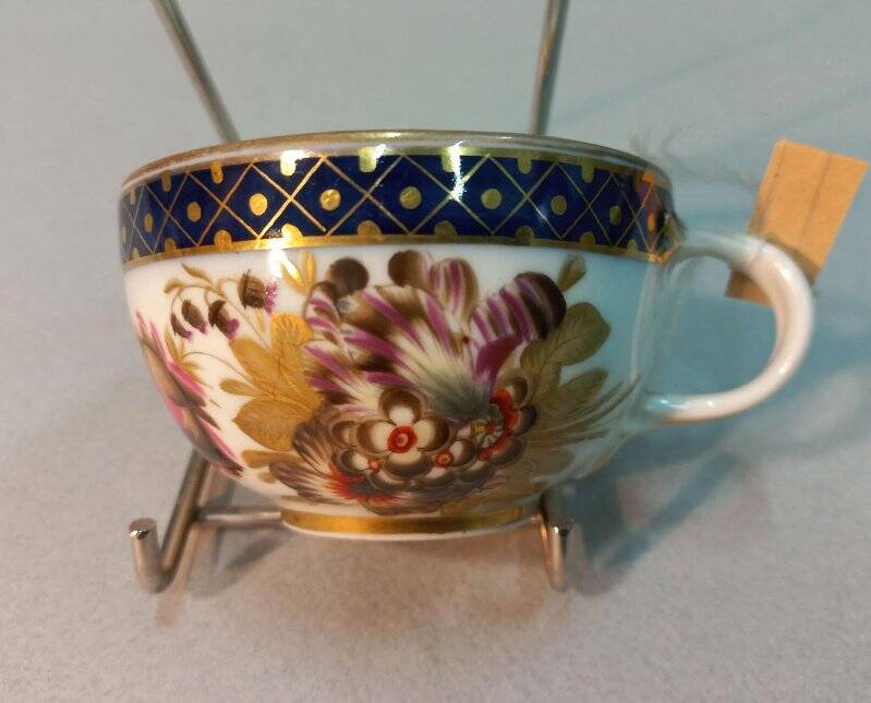 Чашка, из набора чайной посуды